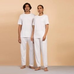 Футболка унисекс из органического хлопка Sadhana, белая с половинным рукавом.