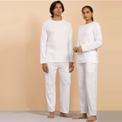 Футболка унисекс из органического хлопка Sadhana, белая с полным рукавом.