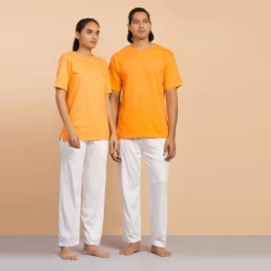 Футболка унисекс из органического хлопка Sadhana, оранжевая, с половинным рукавом.