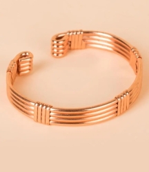 Браслет из медной проволоки 